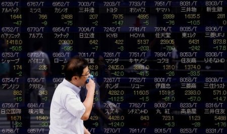 Asian stocks fell early on 21st Aug., following Wall Street, as fears took hold of a China-led deceleration in global growth.The dollar continued retreating on shrinking expectations of an U.S. interest rate hike in September.In addition to China worries, emerging markets felt extra tremors after Turkey's lira plunged to a record low against the dollar on 20th Aug. after coalition talks that had been running for months collapsed.