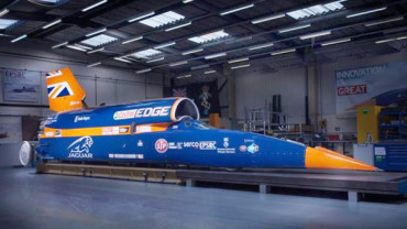 1,000mph Bloodhound car unveiled