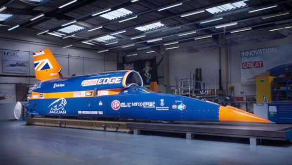 The design team behind the Bloodhound Super-Sonic Car has put its near-complete vehicle on show in London. Bloodhound has been built to smash the current land speed record of 1,228km/h set by another British car, Thrust SSC, in 1997.The new machine is due to start running next year on a special track that has been prepared for it in South Africa. The aim at first will be to do 1,287km/h. The team wants to do this on 15 October, 2016. But the goal eventually is to push the record above 1,610km/h. This could happen in 2017.