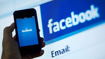 Facebook  makes 2 TRILLION public posts searchable