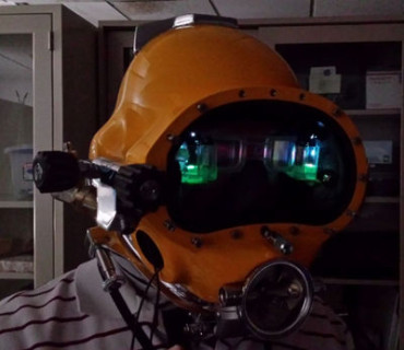 US Navy makes helmet with see-through display