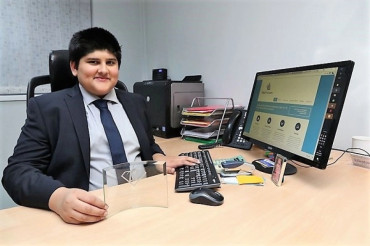 15-Year-Old British Indian Boy Becomes UK’s Youngest Accountant