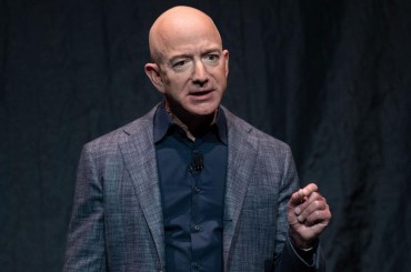 Jeff Bezos overtakes Elon Musk to become the world’s richest person again