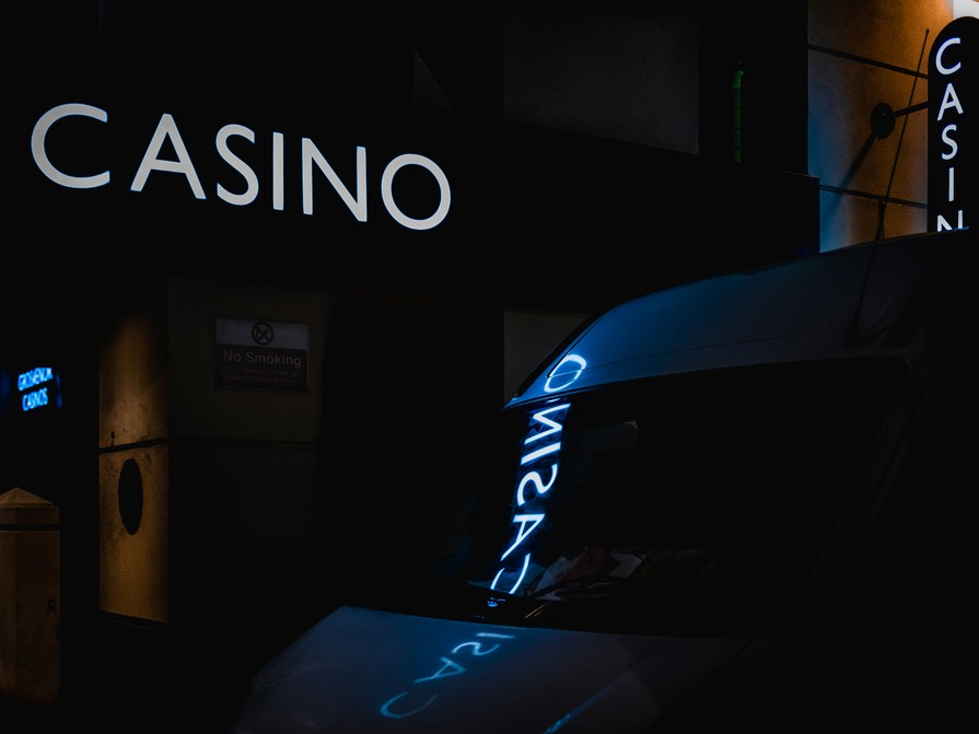 Local Casinos vs International Casino Platforms: A Comprehensive Comparison